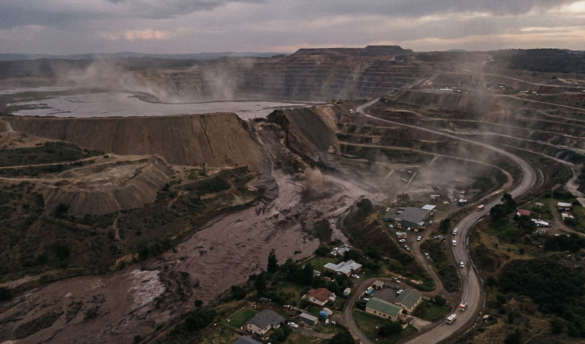 effondrement de barrage de résidus montrant l’importance des systèmes d’alerte précoce dans l’exploitation minière